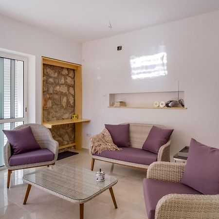 Elegant Apartment Iris Mali Losinj Bagian luar foto