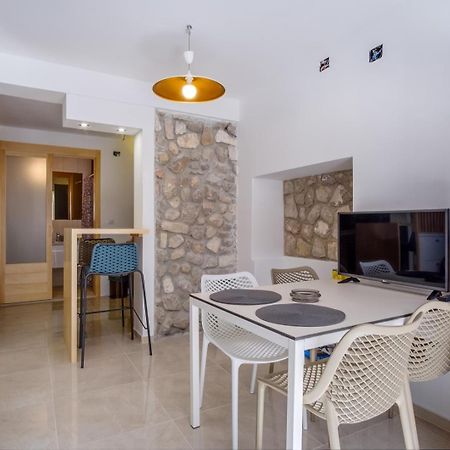 Elegant Apartment Iris Mali Losinj Bagian luar foto