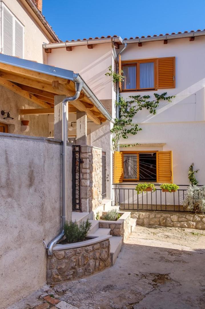 Elegant Apartment Iris Mali Losinj Bagian luar foto