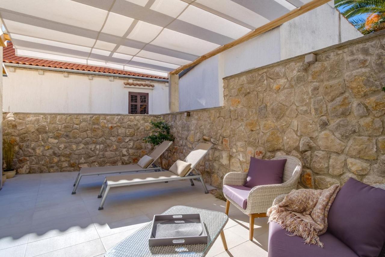 Elegant Apartment Iris Mali Losinj Bagian luar foto