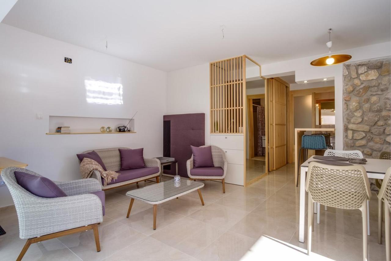Elegant Apartment Iris Mali Losinj Bagian luar foto